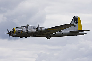 Boeing B-17  Flying Fortress