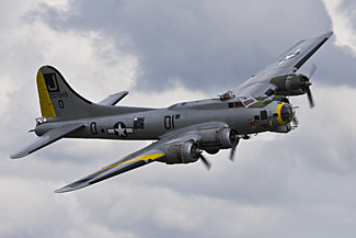 Boeing B-17  Flying Fortress