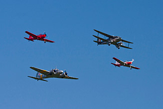 Royal four-ship formation