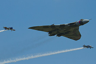 Avro Vulcan and RV8tors