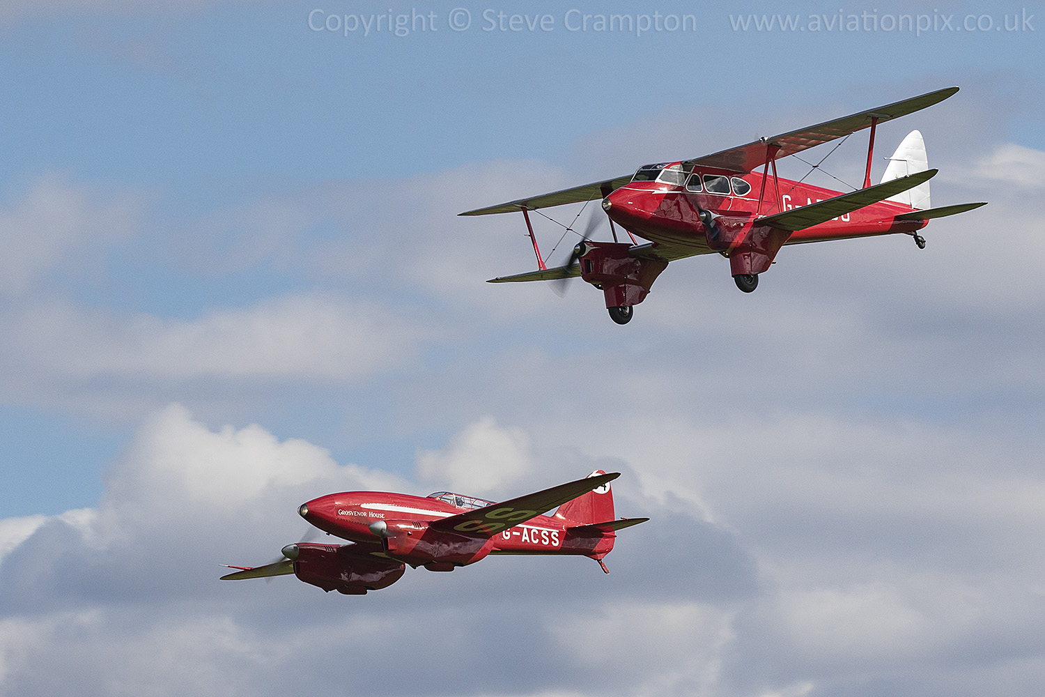 DH.88 Comet and Dragonfly