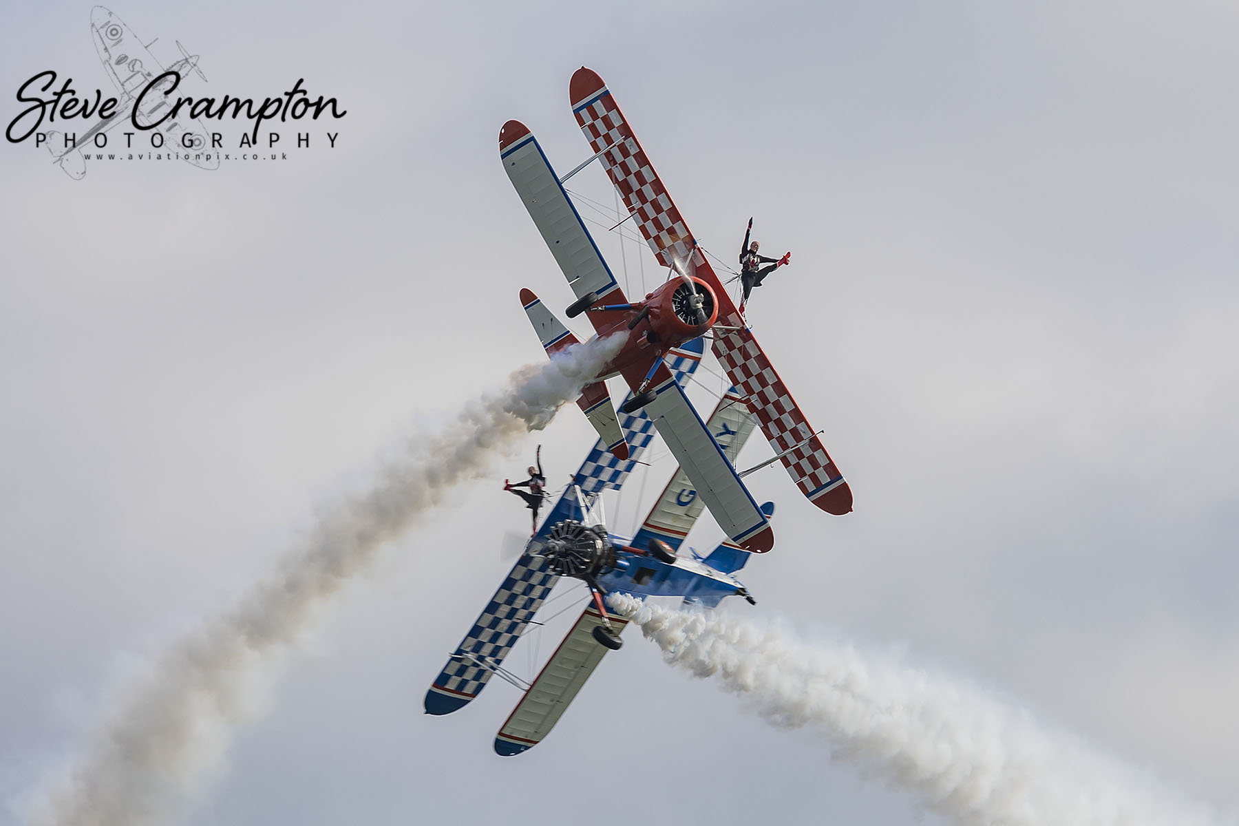 Aerosupabatics wingwalkers