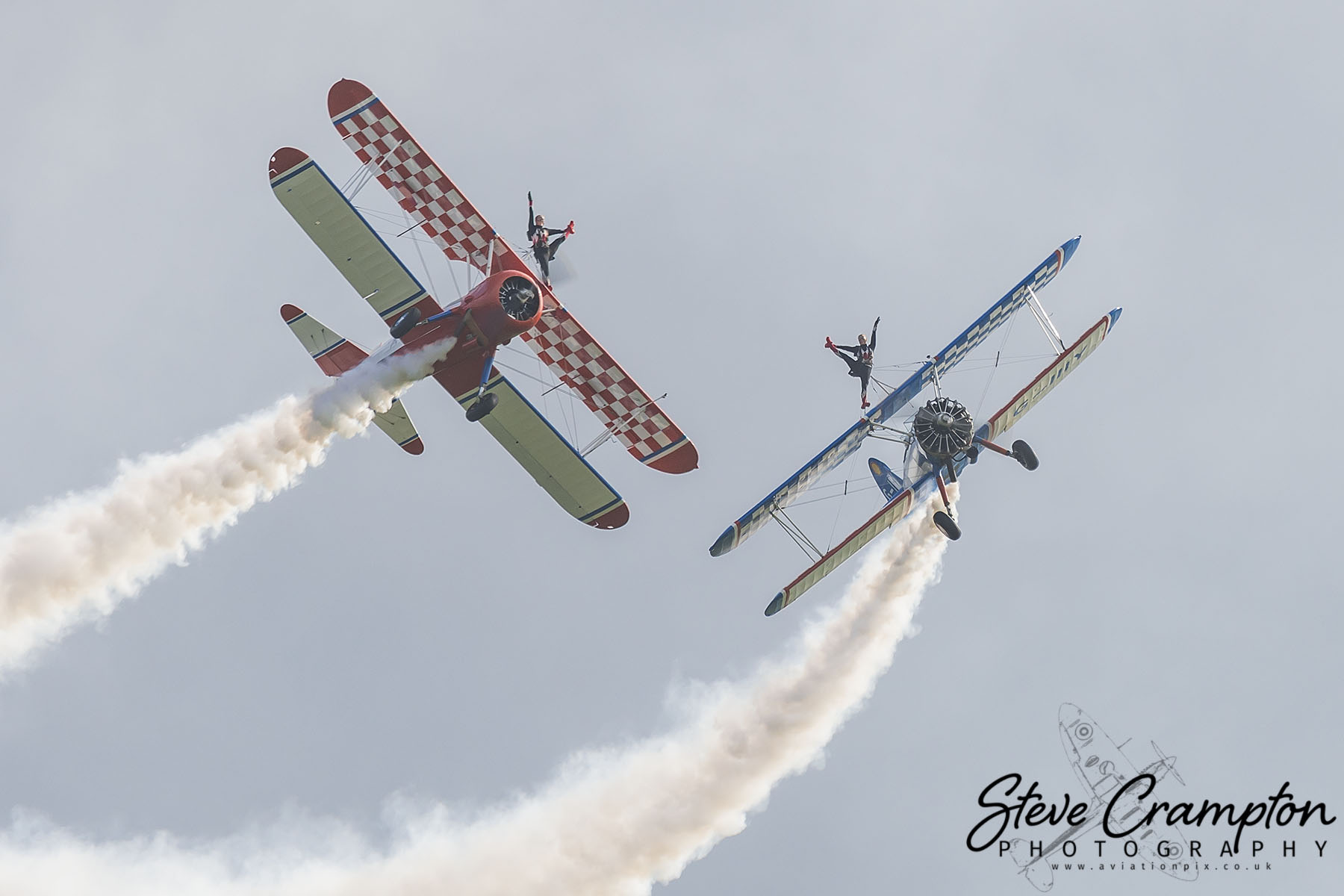 Aerosupabatics wingwalkers
