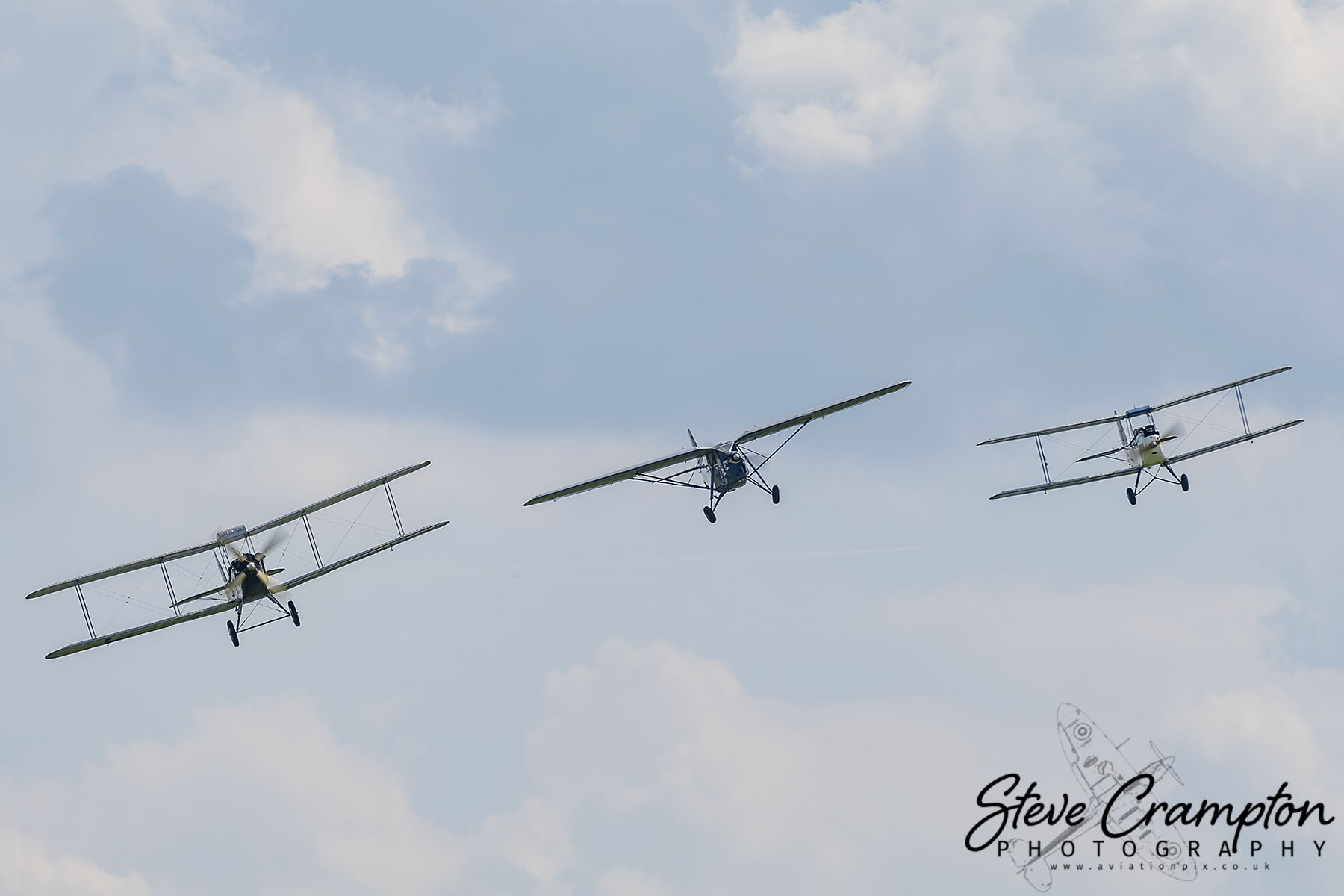 De Havilland aircraft formation